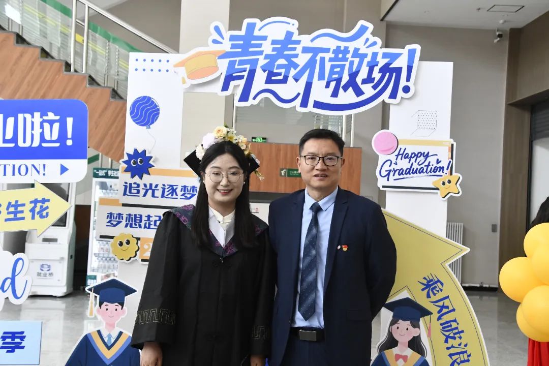 毕业生合影1